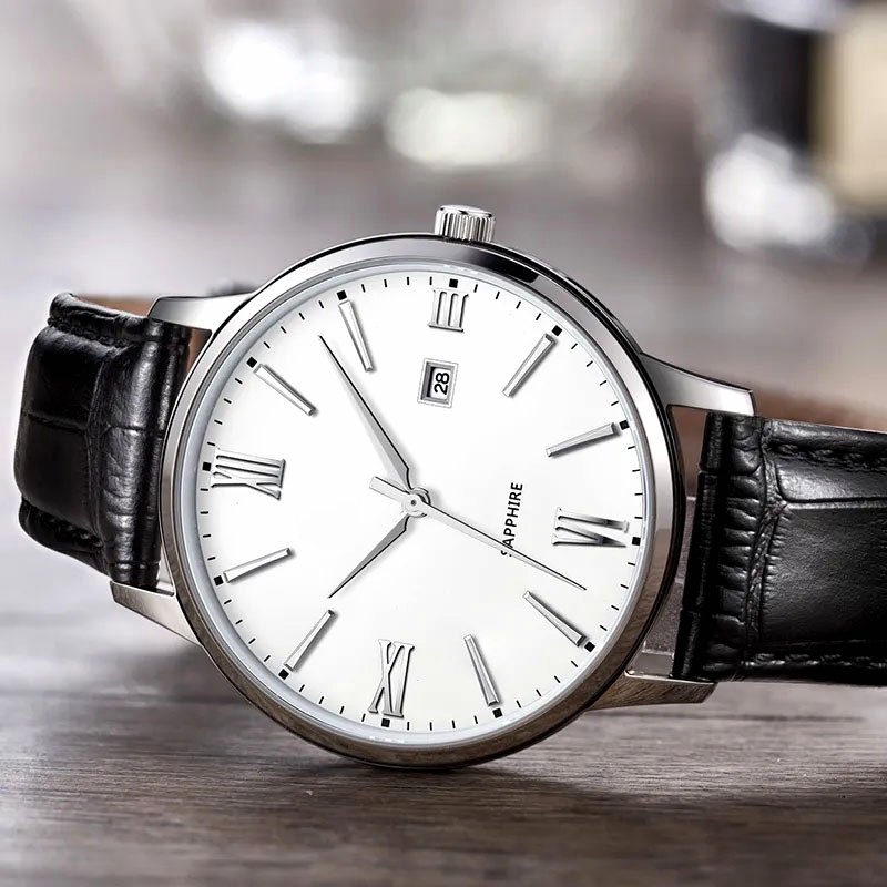 Un orologio meccanico in stile semplice.
