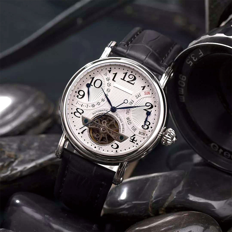 Un orologio meccanico in stile semplice...