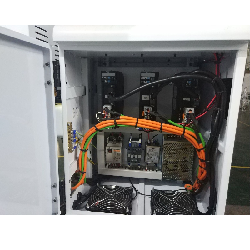 Il manipolatore servomotore AC più venduto di Ruibo Automation nel 2020 è il manipolatore a cinque assi della pressa a iniezione
