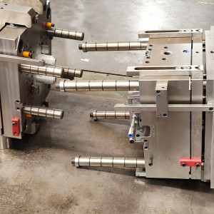 Alta lucentezza Prodotti più venduti Produttori Cina Stampo in plastica per aspirapolvere per auto