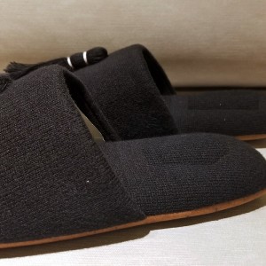 Pantofole con nappine in maglione