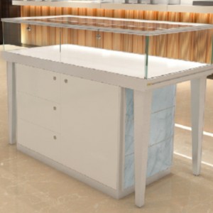 Guarda, armadietto per vetri di gioielli