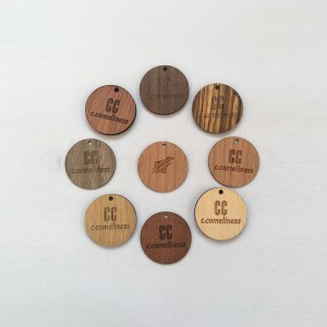 Carta a forma di speciale in legno