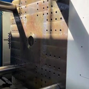 Stampatrice a iniezione di seconda mano 600T