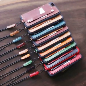 È adatto per la custodia protettiva del telefono cellulare iphone8 in pelle. È fatto di pelle di vitello superiore. La cassa in pelle è progettata con un cinturino a mano. Il tpu + pc importato due in una custodia in gomma morbida è ...