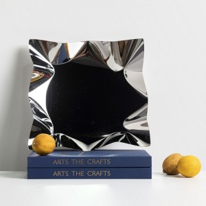 Vassoio quadrato d\'argento