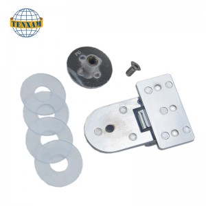 Cinta di perline rotonde contro il muro