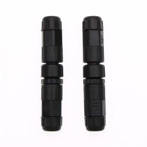 Connettore impermeabile a 8 perni