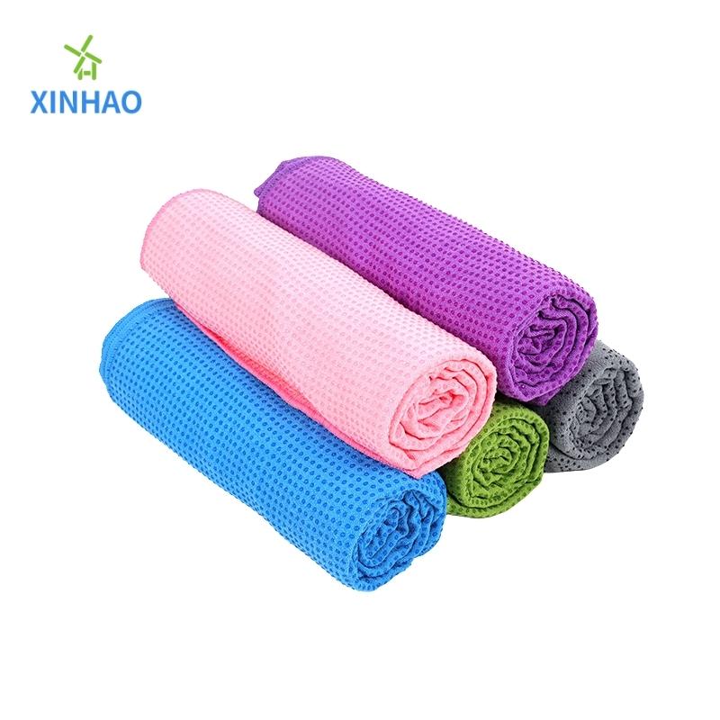 Una varietà di colori in microfibra in microfibra che assorbono l'asciugamano yoga a colori all'ingrosso, silicone in PVC Punto anti-slip, adatto alla pelle, adatto per fitness, yoga, pilates, yoga ad alta temperatura