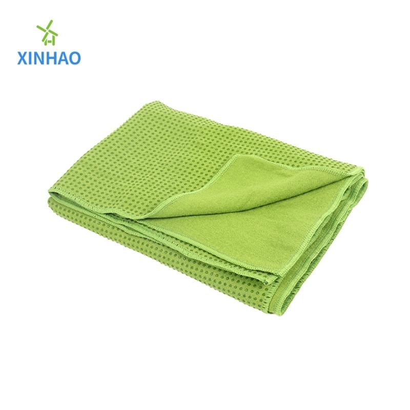 Una varietà di colori in microfibra in microfibra che assorbono l'asciugamano yoga a colori all'ingrosso, silicone in PVC Punto anti-slip, adatto alla pelle, adatto per fitness, yoga, pilates, yoga ad alta temperatura
