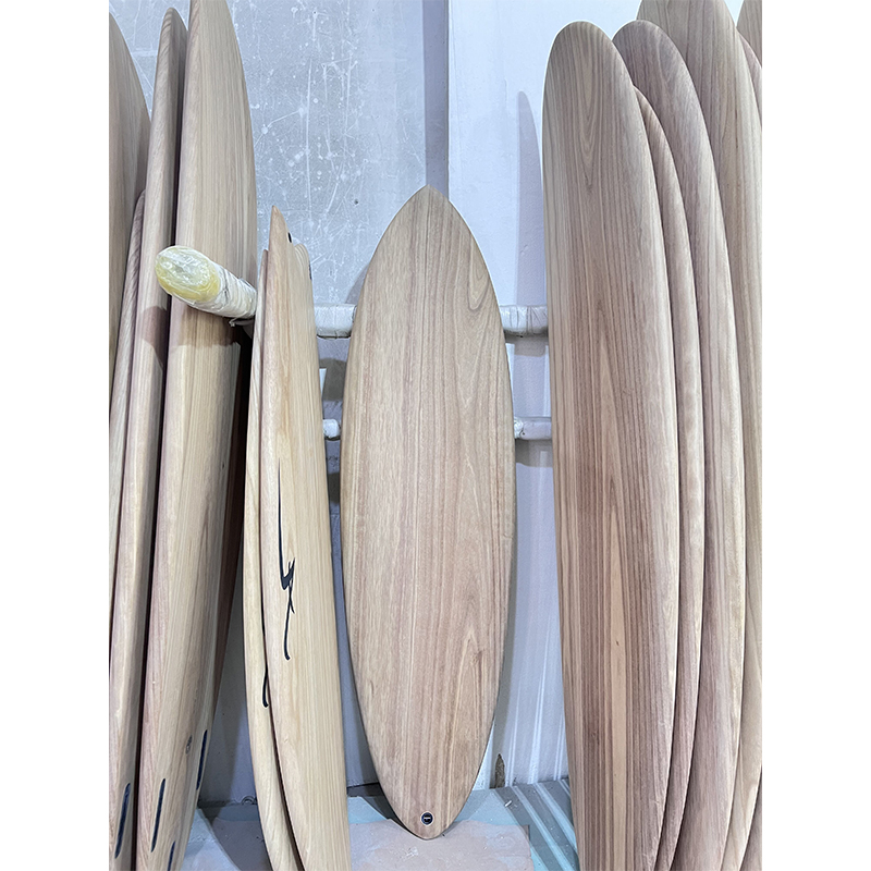 Palowhiania lebouli di surf in legno