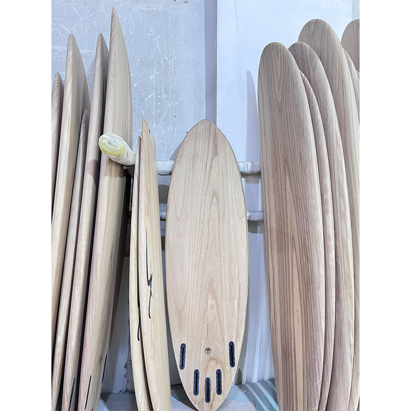 Palowhiania lebouli di surf in legno