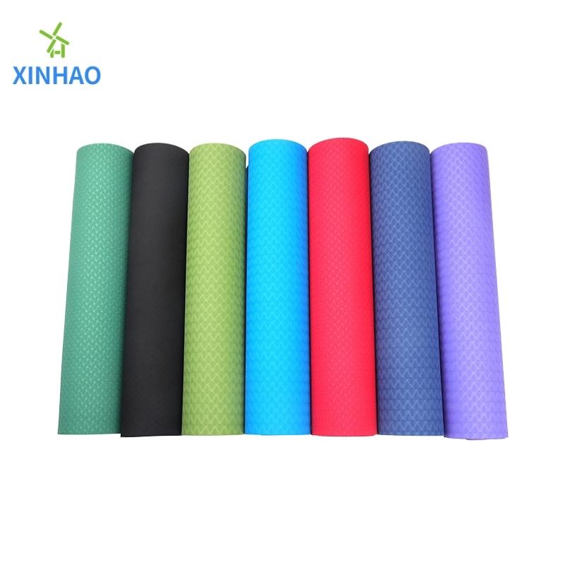 Protezione ambientale a doppio strato a doppio colore personalizzabile (4/6/8mm) tappetino da yoga TPE all'ingrosso, adatto a yoga, fitness, pilates