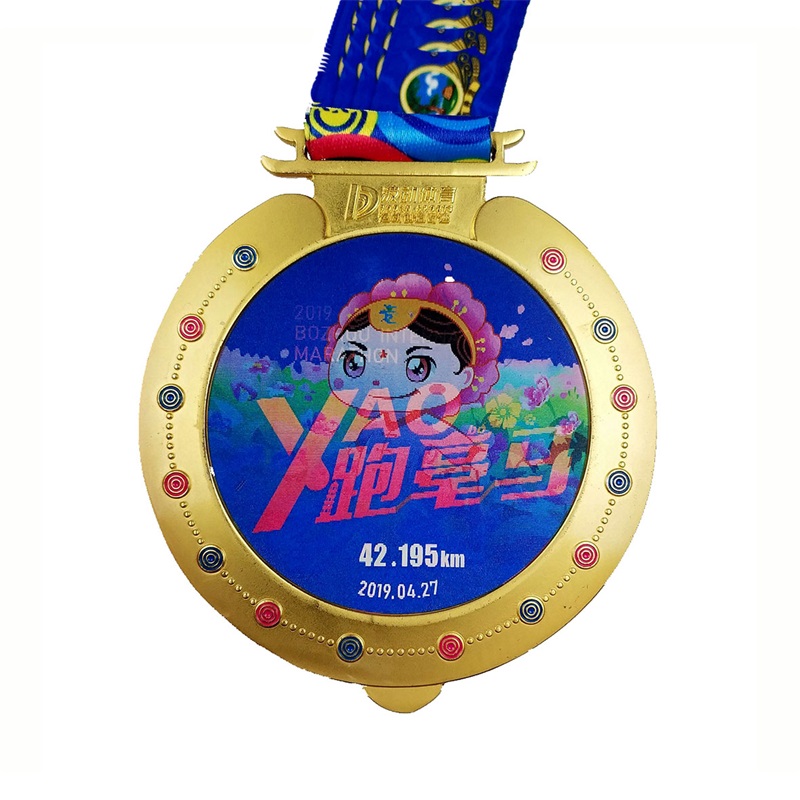 Design speciale Vermeil Gold Plodato Medallion per i giochi invernali 2022 medaglie