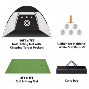 Allenamento all\'aperto golf che colpisce le reti esercitati alla guida con tappetino