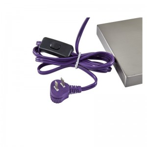 Lampada di attività regolabile alla stazione di lavoronelle camere