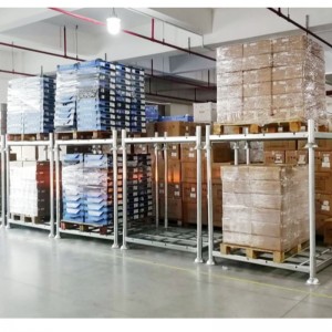 Rack impilabili in acciaio