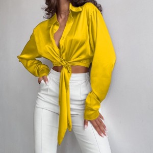 Top a maniche lunghe con texture in raso in seta casual