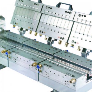 stampo di estrusione con profilo di plastica