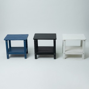 Tavolo laterale all\'aperto con colore bianco