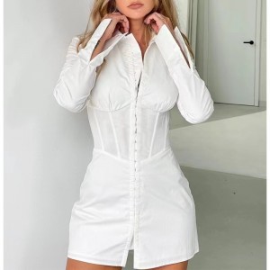 Abito da polo a maniche lunghe in vita in stile europeo e americano.