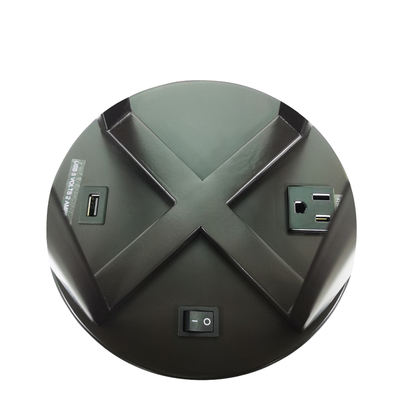 Nights Bronze Dark Bronze e luce con un interruttore a rocker su/off, un comodo sbocco e una porta di ricarica USBnella camera degli hotel