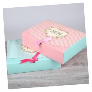 Tipo di cartone personalizzato in stile semplice