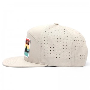 All\'ingrosso personalizzati personalizzati di alta qualità 7 pannelli piatti a base di patch stampato tappi di snapback di lusso, cappello da uomo perforato a taglio laser