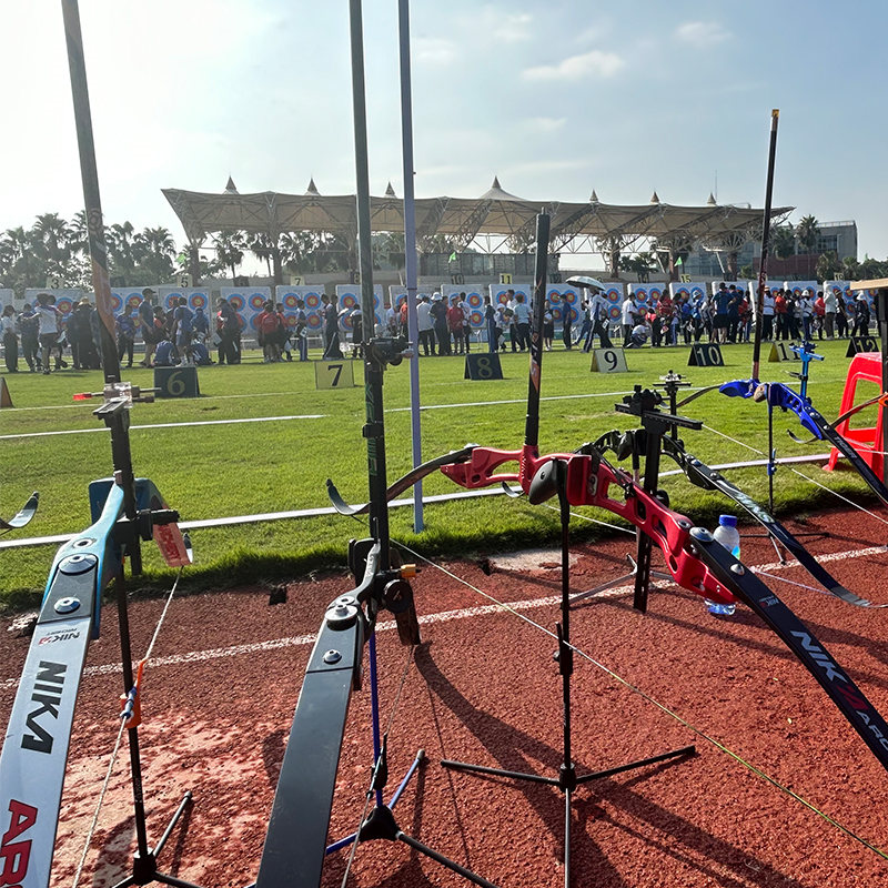 Attitivies ricurve di tiro in prua