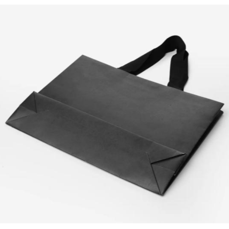 Sacchetto di carta per la spesa opaca di lusso con logo per borsa da imballaggio personalizzato