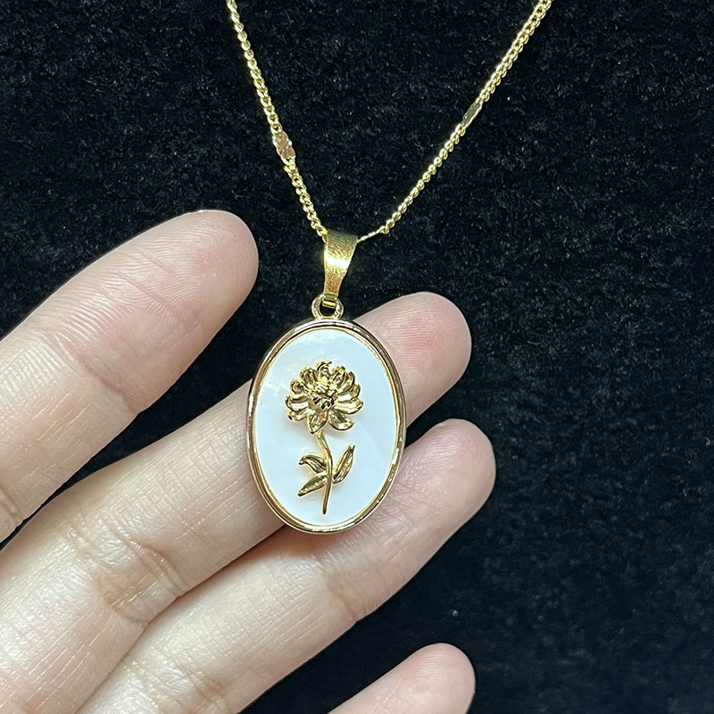 Oro-Collana a pendente floreale placcata con madre-Di-Intarsio perle per eleganza senza tempo e lusso quotidiano