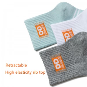 Quattro stagioni donne a metà-calzini a vitello