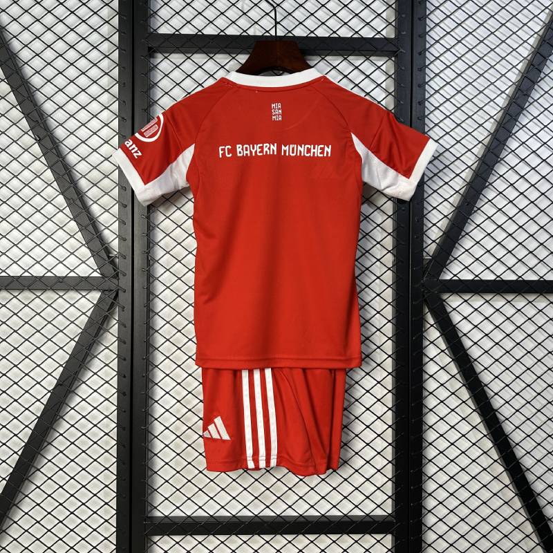 25/26 bambini Dimensioni domestiche del Bayern Monaco: 16-28