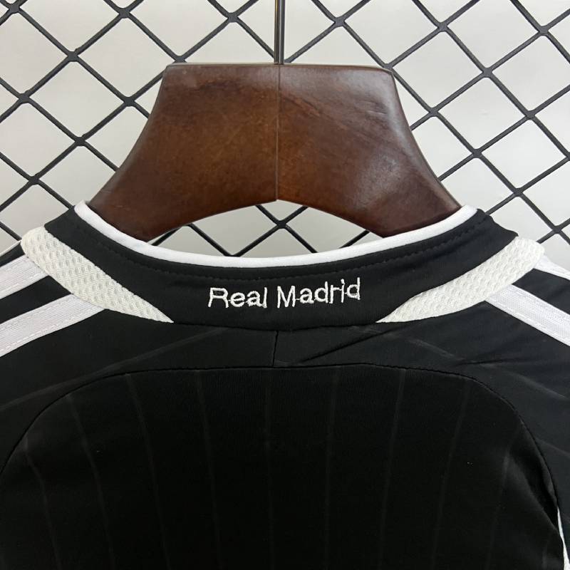 Kids Real Madrid 06/07 Dimensione in trasferta: 16-28