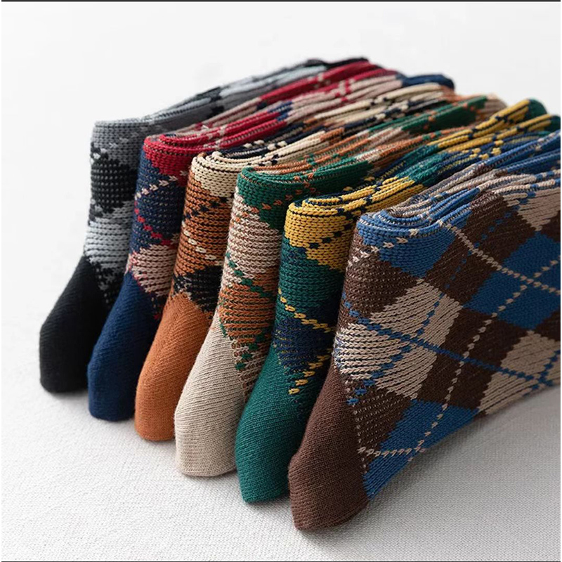 1676943721.jpg Wholesale high quality fashion custom logo luxury winter unisex wool dress socks.jpg