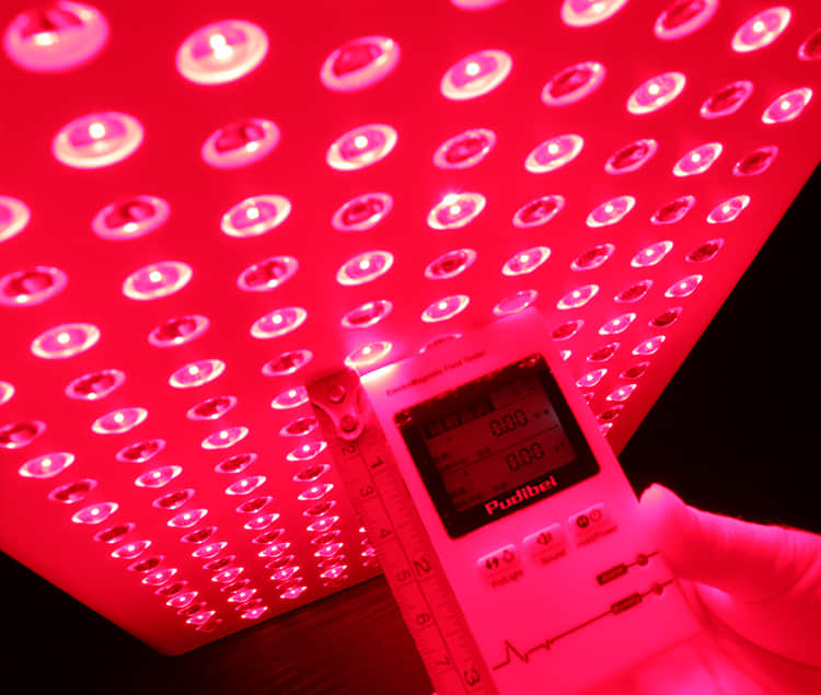 RD1000_led_therapy_EMF-0cm.jpg